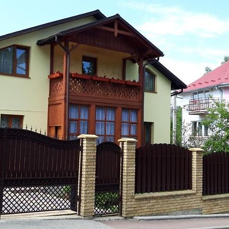 Hotel Гостьовий Будинок "Natali" Truskavec' Esterno foto